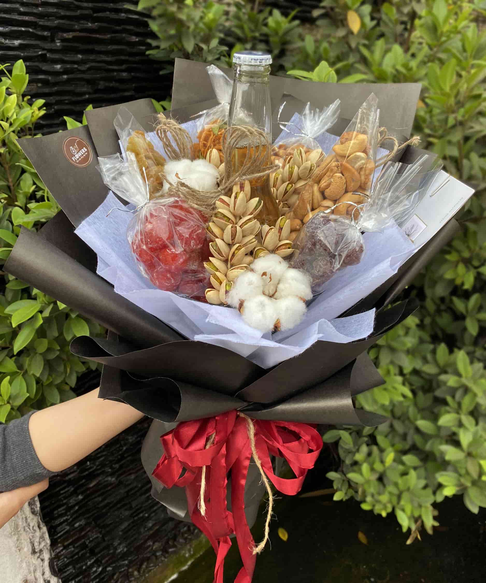 Bó hoa ăn được, kết từ các loại mứt thơm ngon