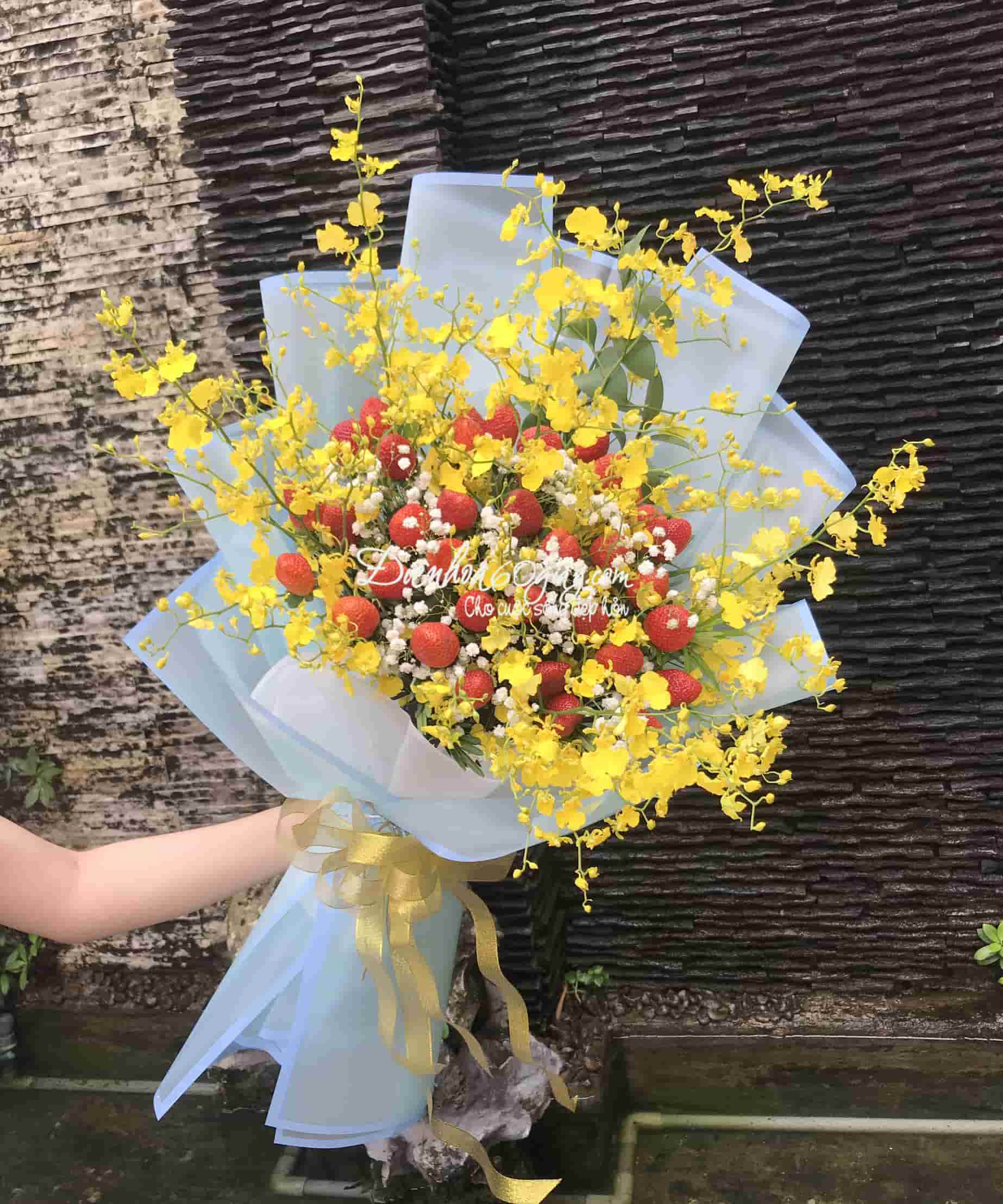 Bó hoa dâu tây 35