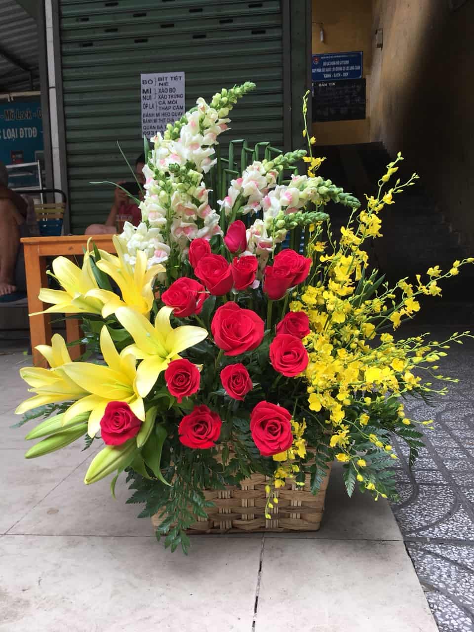 Giỏ hoa tươi GHT01