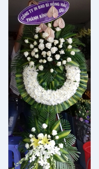 Vòng hoa đám tang HV030